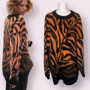 Topshop Oversized Fuzzy Tiger Print Sweater Orange & Black Size 12